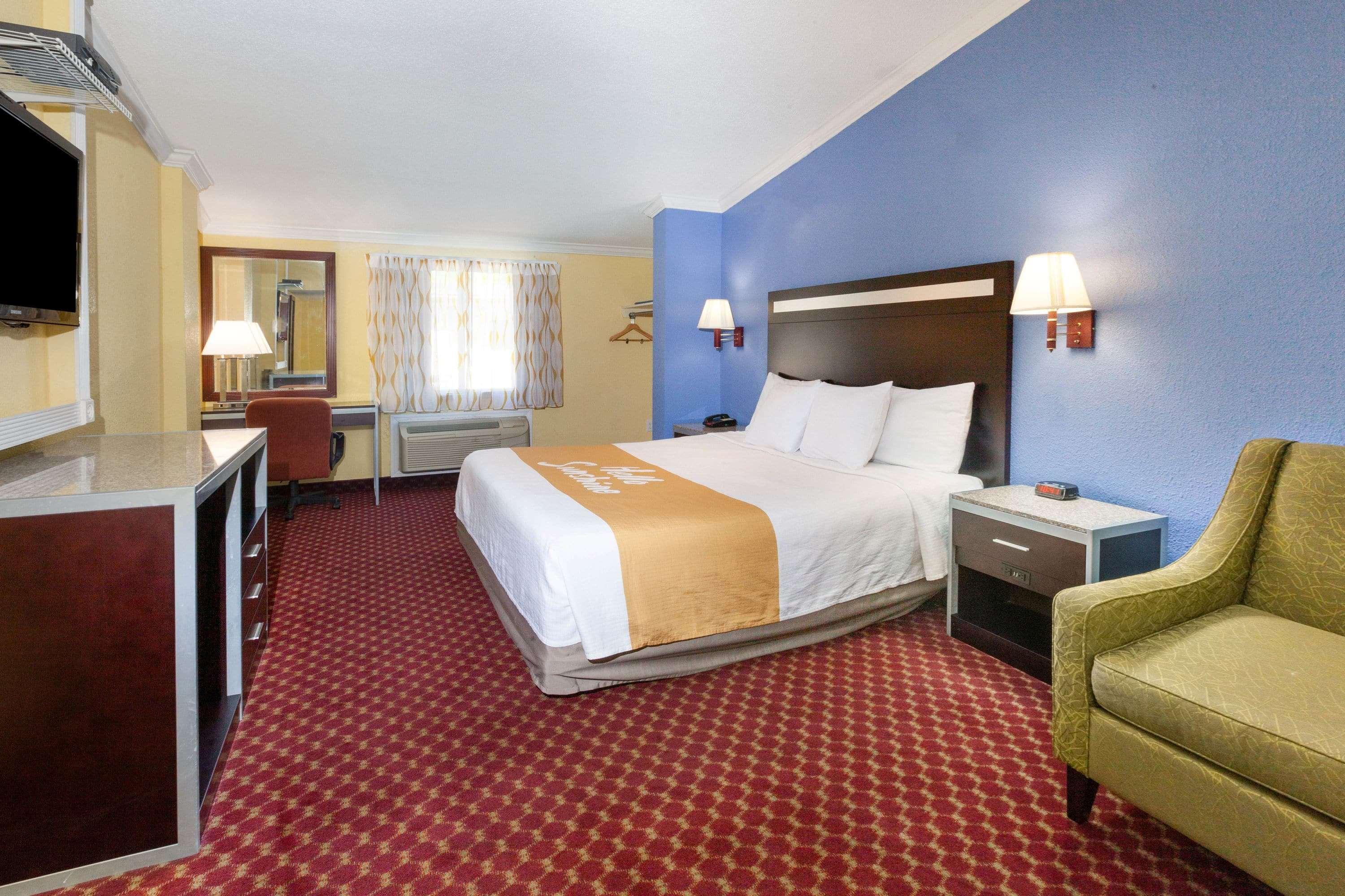 Days Inn By Wyndham Nanuet / Spring Valley Экстерьер фото